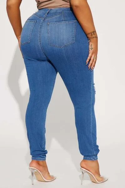 Chic Distressed High-Waisted Denim Jeans with Handy Pockets