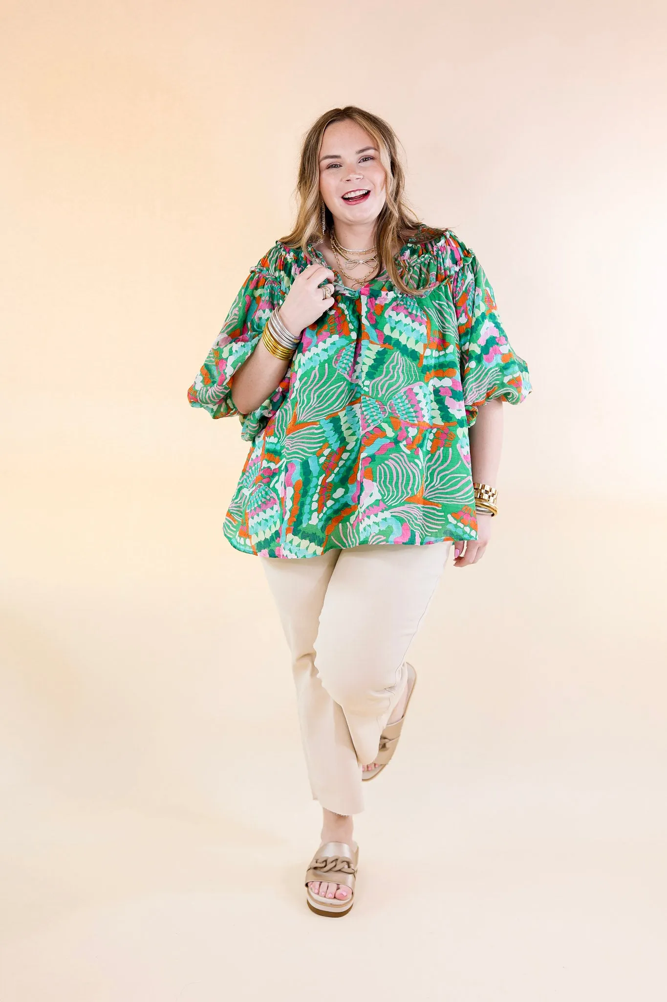 Effortless Style V Neck Tropical Print Top in Green