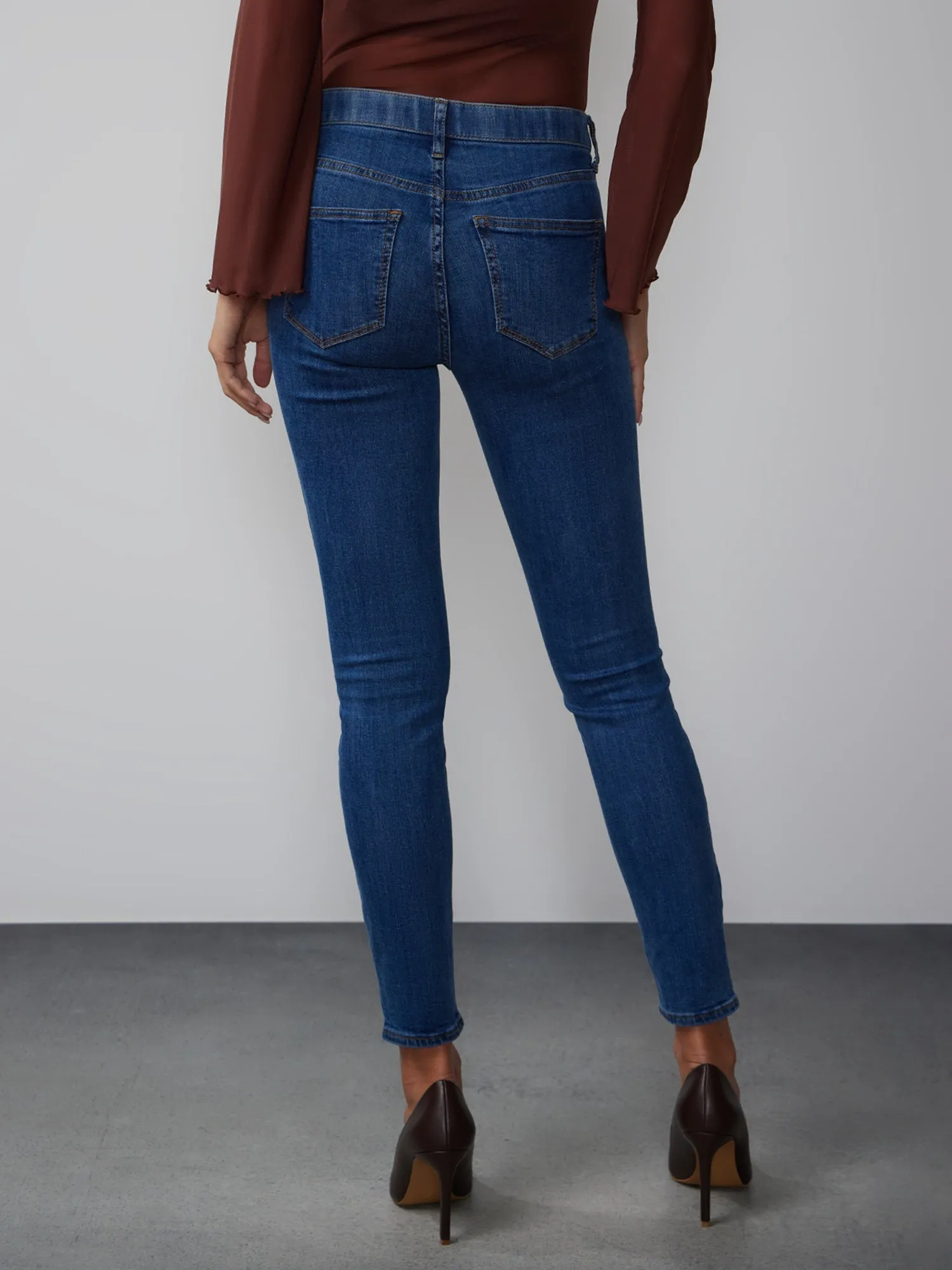 Petite Essential Mid Rise Skinny Jeans