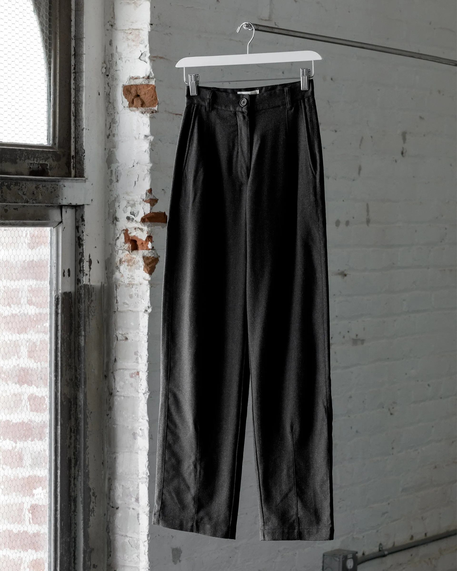The Womens Light Wool Pant
