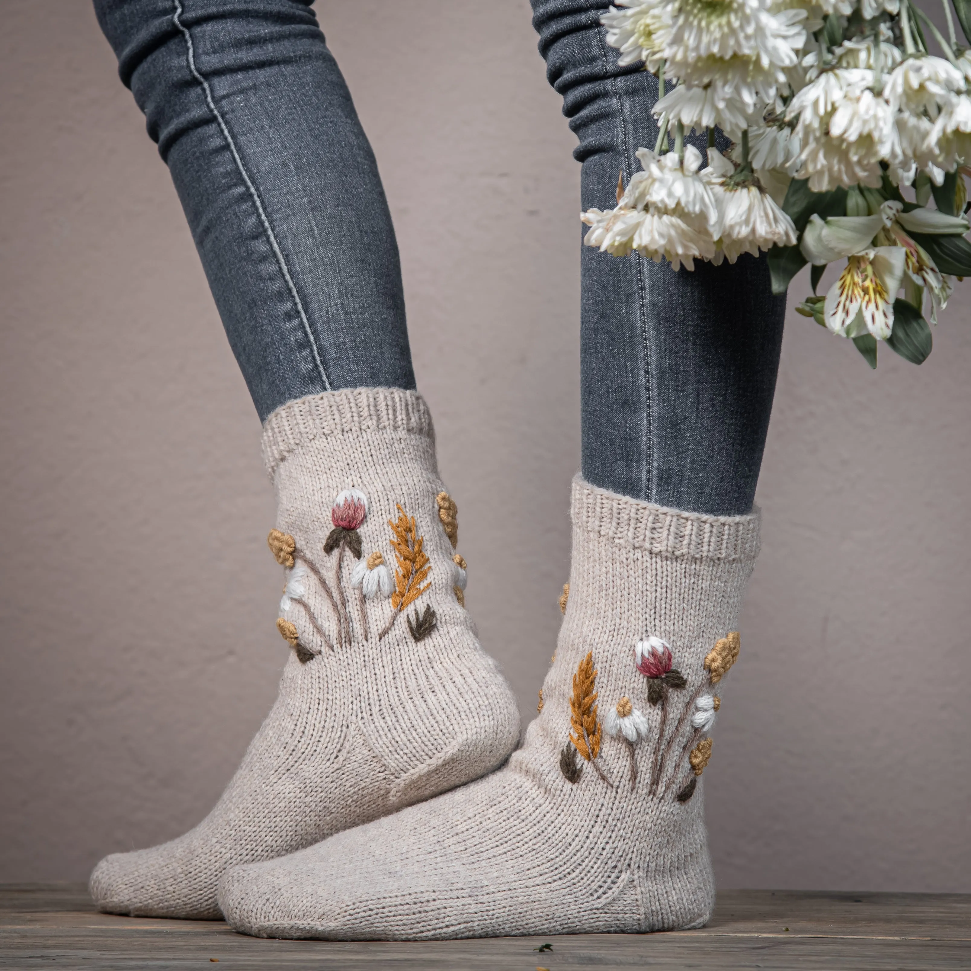 Wildflower socks (Women) - Barley